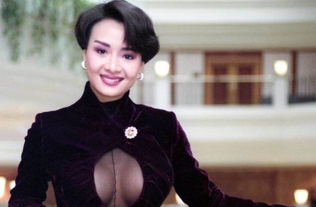 巨星美女_美国巨乳艳星_欧美韩国的巨乳艳星